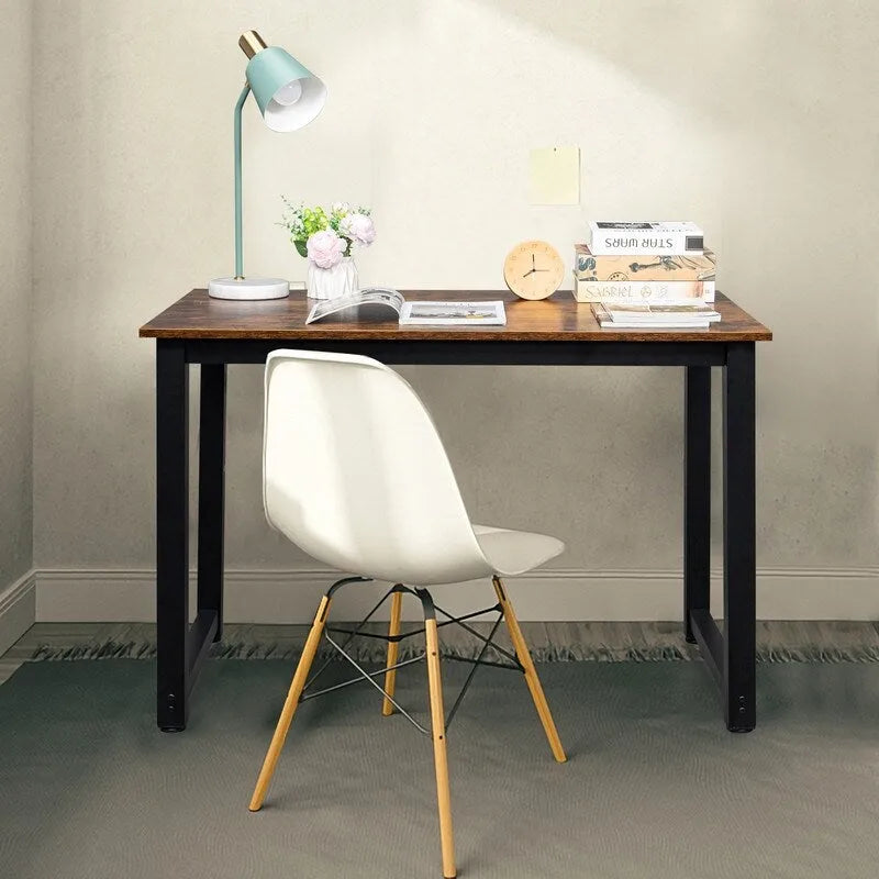 Bureau d'ordinateur en bois de style simple