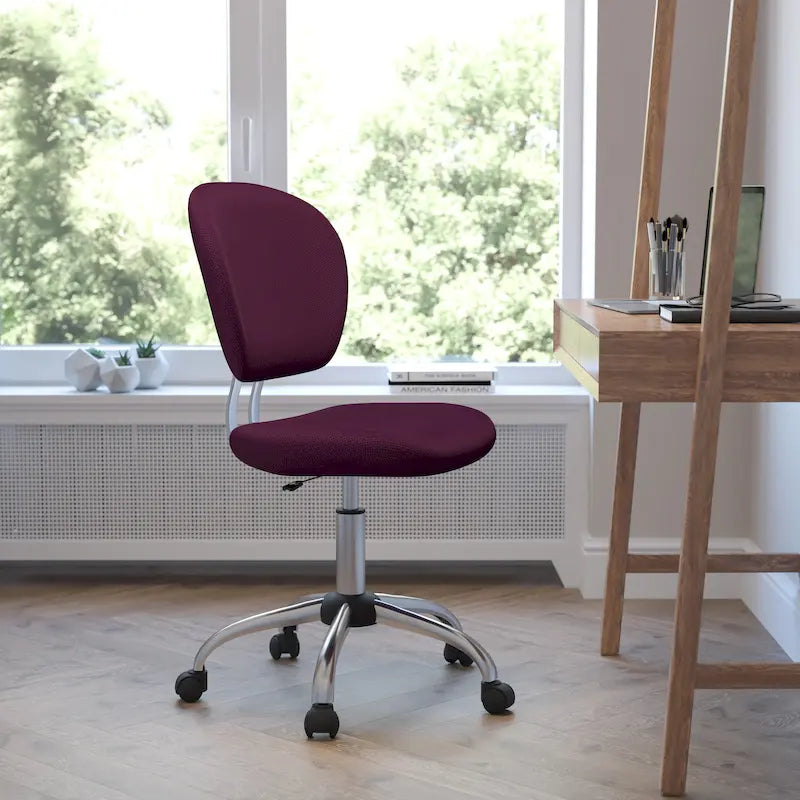 Chaise de bureau pivotante à roulettes, dossier mi-hauteur en maille filet, rembourrée, avec piètement chromé