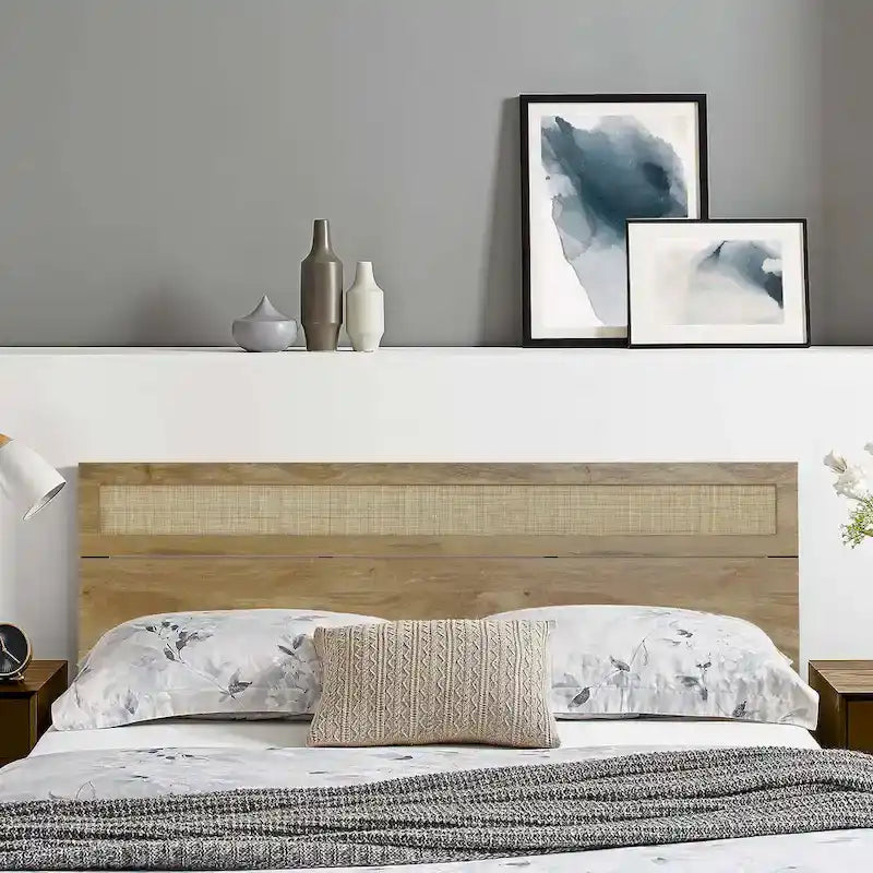 Tête de lit en bois manufacturé au fini chêne avec dessus en rotin naturel, très grand lit ou grand lit