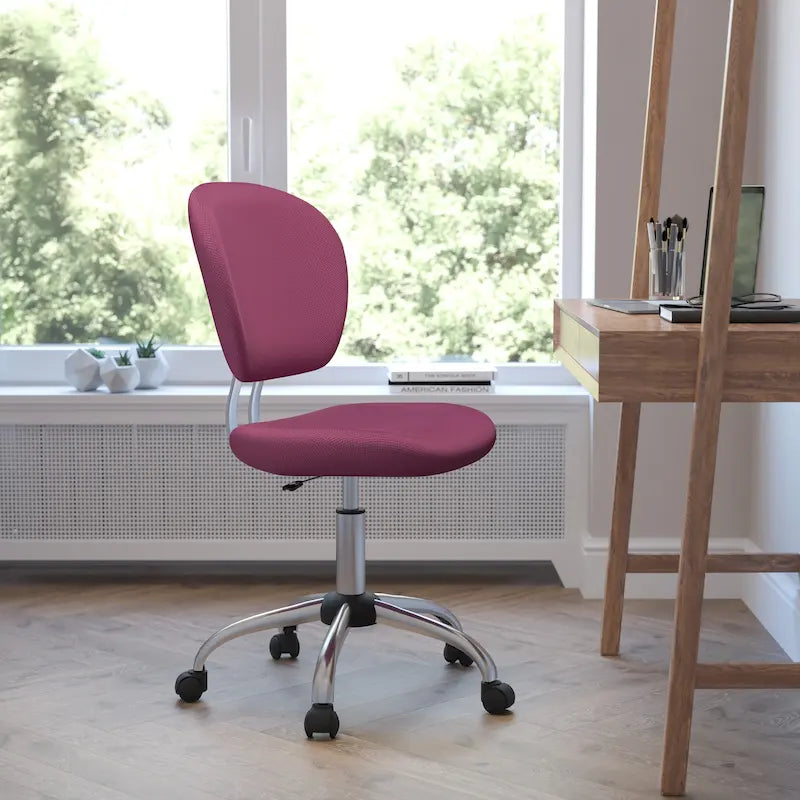 Chaise de bureau pivotante à roulettes, dossier mi-hauteur en maille filet, rembourrée, avec piètement chromé