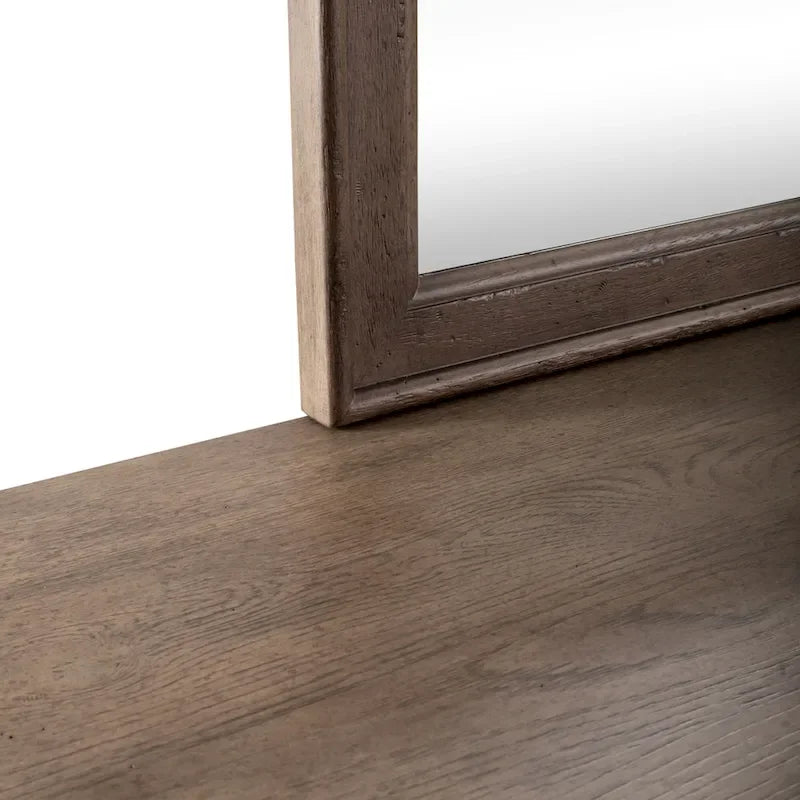 Ensemble de chambre à coucher Americana Farmhouse comprenant un lit traîneau, une commode et un miroir